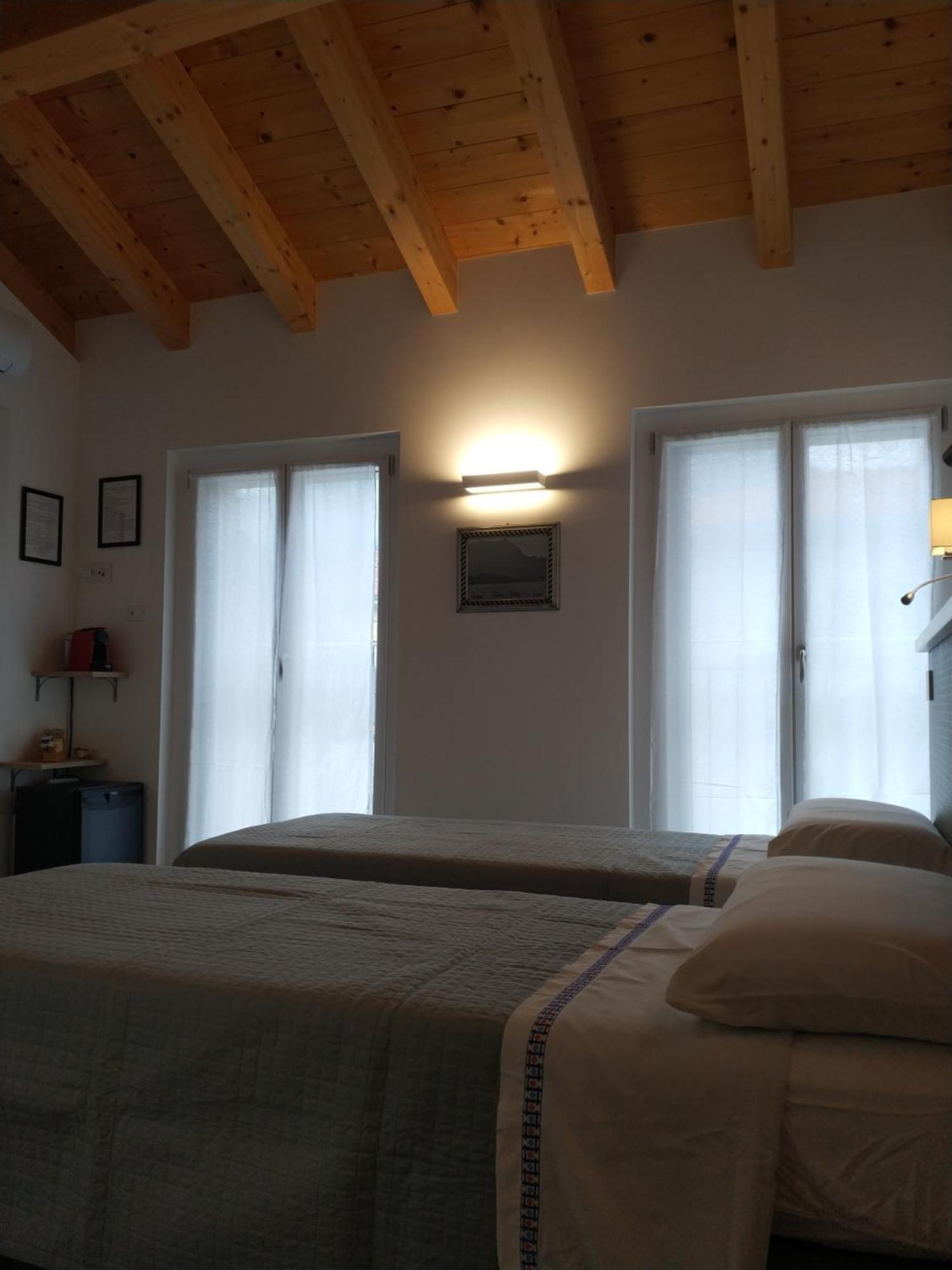 Sweet Homes Lecco Quarto foto